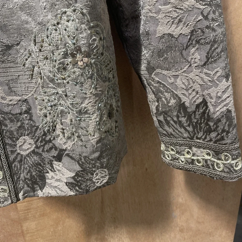 Cold water Creek NWT Women's Embroided Flower Shimmer Jacket Size Large‎